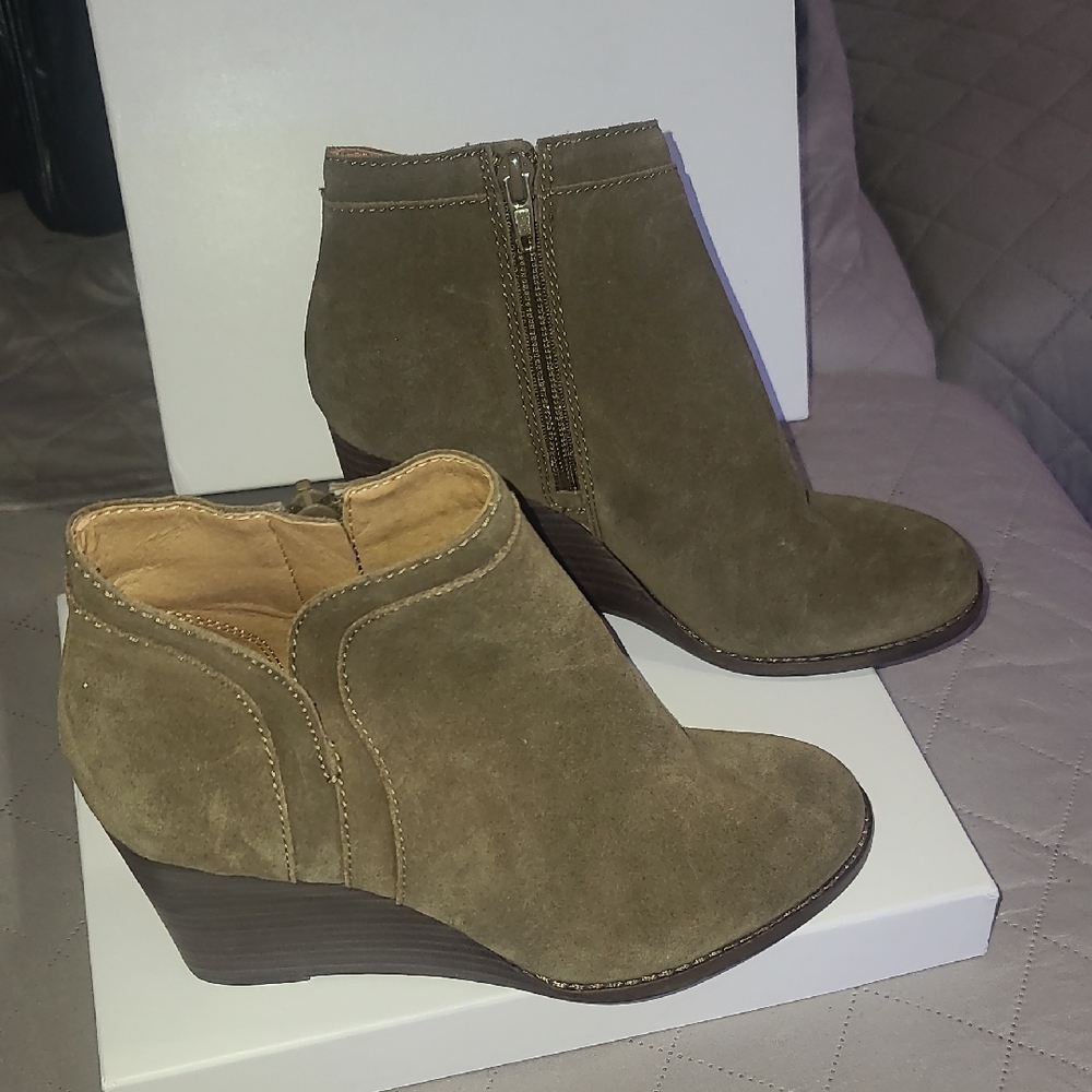 Women's Lucky Brand Yimina Wedge Boots Stylish Suede Ankle Boots